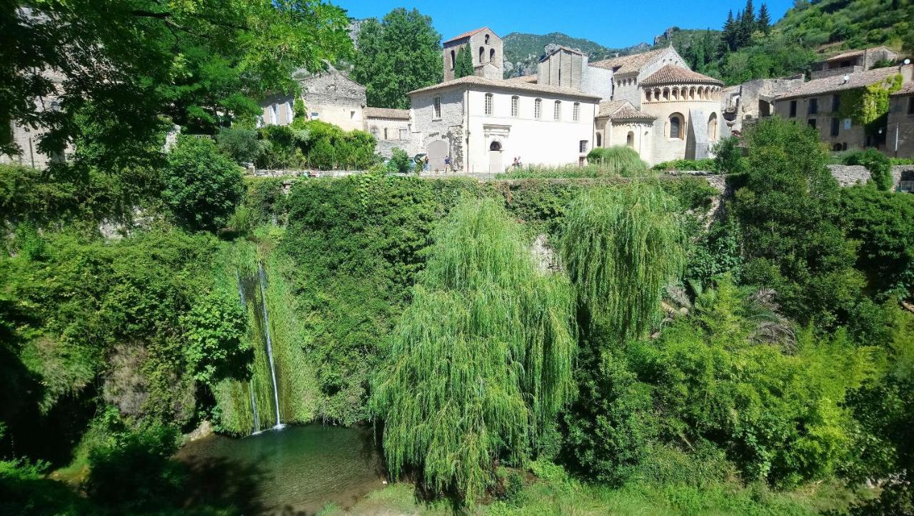 Gite De La Tour Saint-Guilhem-le-Desert Eksteriør billede