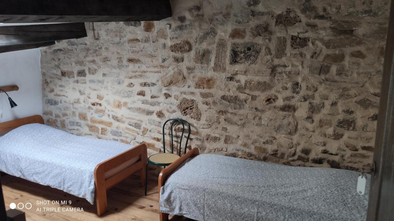 Gite De La Tour Saint-Guilhem-le-Desert Eksteriør billede